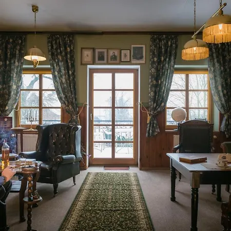 Dworek Pod Herbem Vakantieboerderij Gądkowice