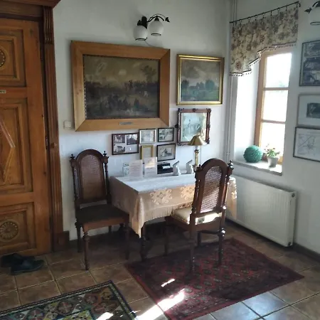 Dworek Pod Herbem Vakantieboerderij