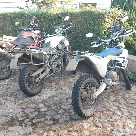 Dworek Pod Herbem Gądkowice