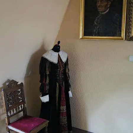 Gospodarstwo agroturystyczne Dworek Pod Herbem *