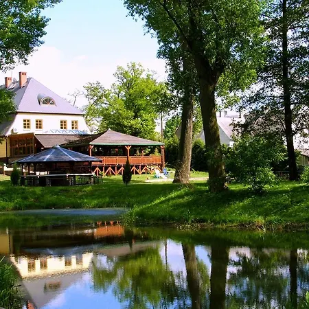 Lantgård Dworek Pod Herbem *