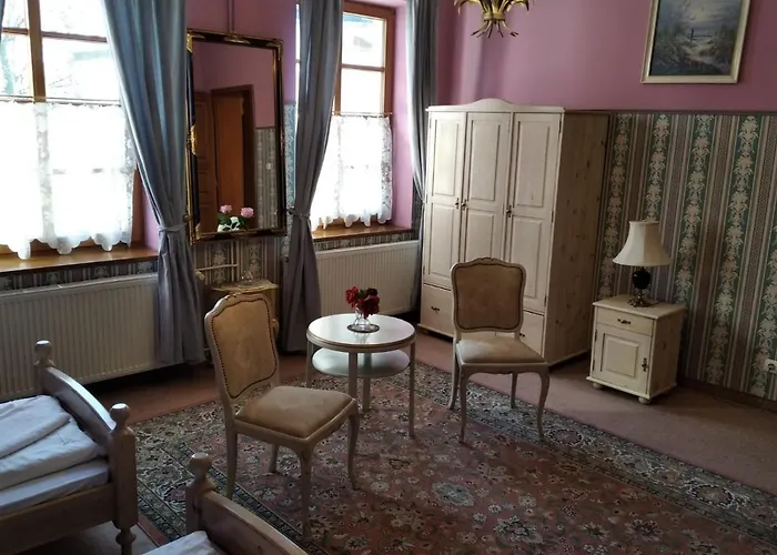 Dworek Pod Herbem Vakantieboerderij Gądkowice